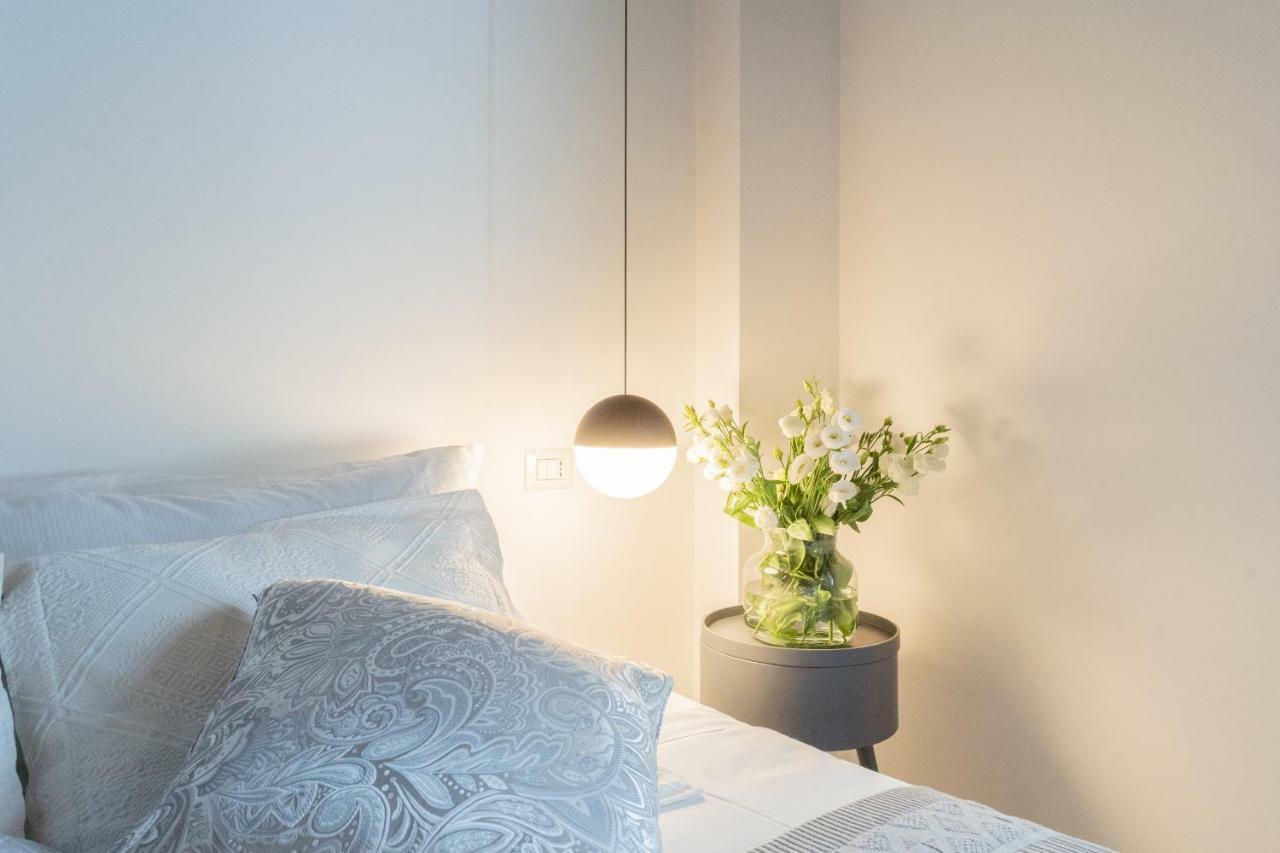 Shades Of Como With Private Terrace By Rent All Como Exterior foto